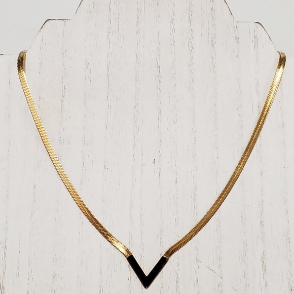 18K Yellow Gold Plated V Shaped Necklace With Black Inlaid Stone - Picture 2 of 5